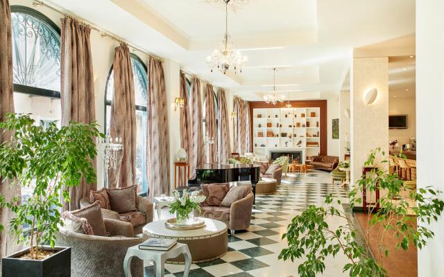 Dioni Boutique Hotel