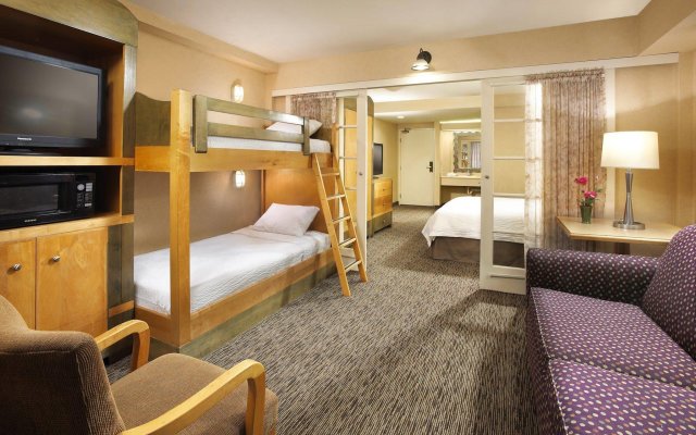 Anaheim Portofino Inn and Suites