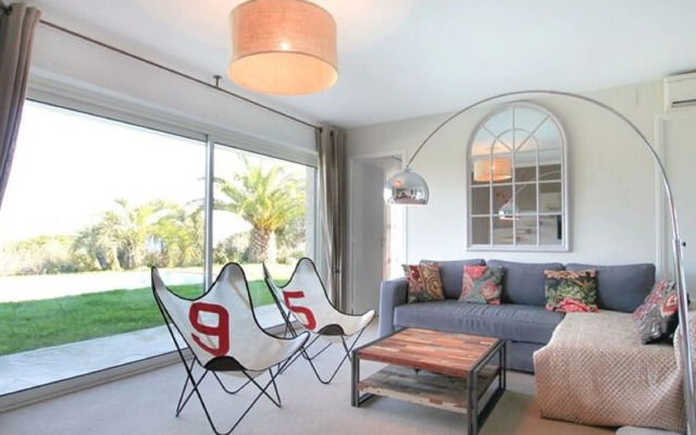 Modern holiday home in Gassin with private pool
