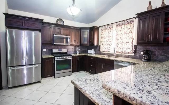 New! 6 Bedroom Ocean View