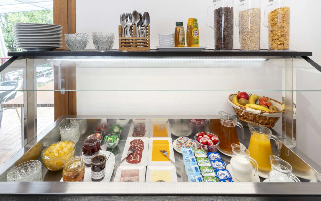 Sure Hotel by Best Western Saintes