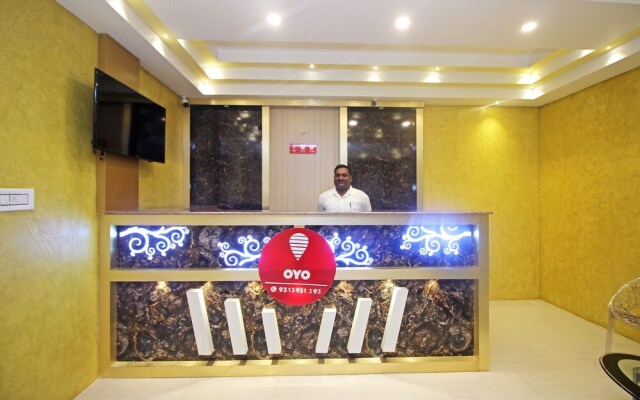 OYO 9563 Hotel RR Residency