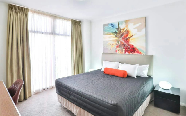 Indulge Apartments - Ontario – Guest Rooms – Mildura