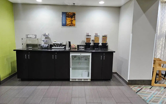 Ramada by Wyndham Burkburnett / Wichita Falls