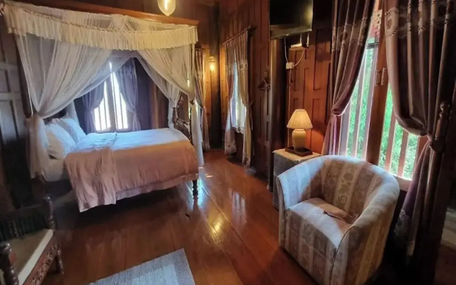 Ruenthai Ayutthaya Resort And Restaurant