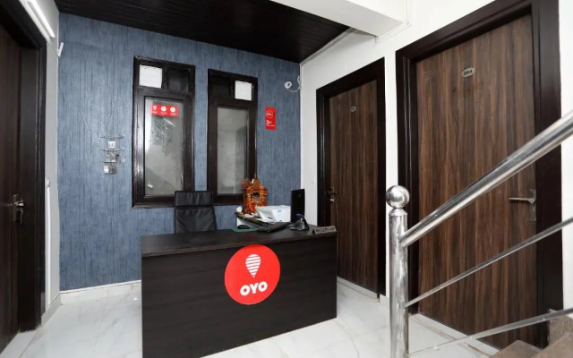 OYO 10581 DLF Phase 3