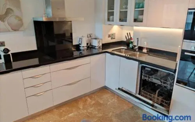 Ocean SPA Suite 05-hosted by Sweetstay