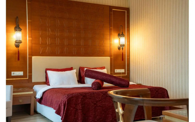 Kronos Hotel