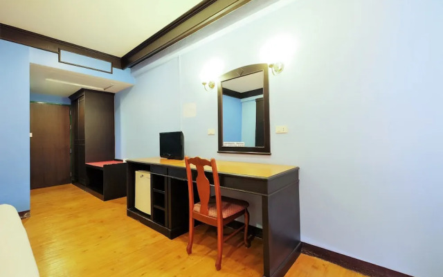 OYO 565 Trang Hotel