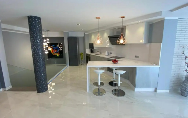 Luxury 2 bedroom apartment in Los Cristianos