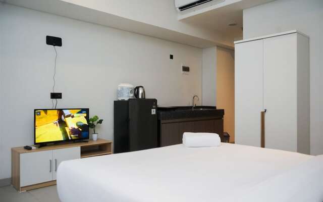 Studio Apartment With Sofa At Carstensz Residence