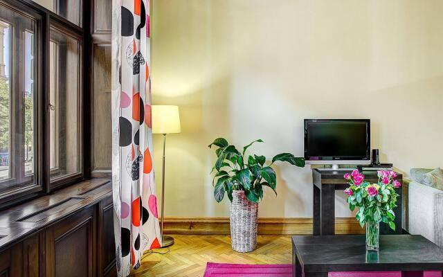 Art House Apartments by Adrez Living