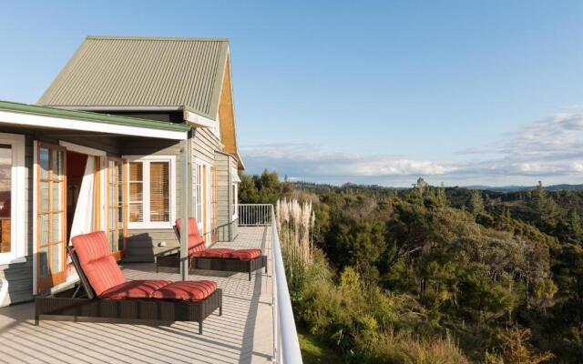 Veronica House - Russell Holiday Home