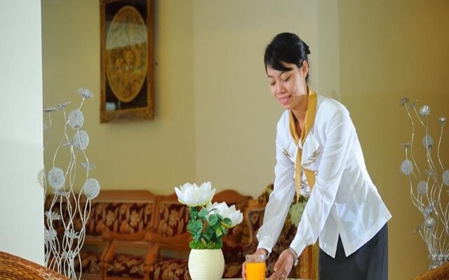 Royal Golden View Hotel