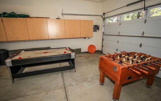 Snow Summit Chalet 1086 by RedAwning