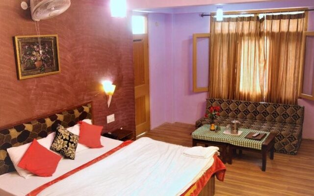 Hotel Chetna & Cottages