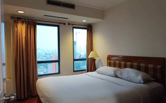 Grand Tropic Suites Hotel