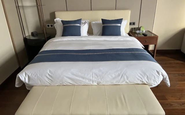 Changshu Skyline Cloud Hotel