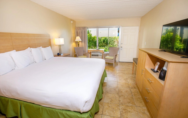 Naples Garden Inn