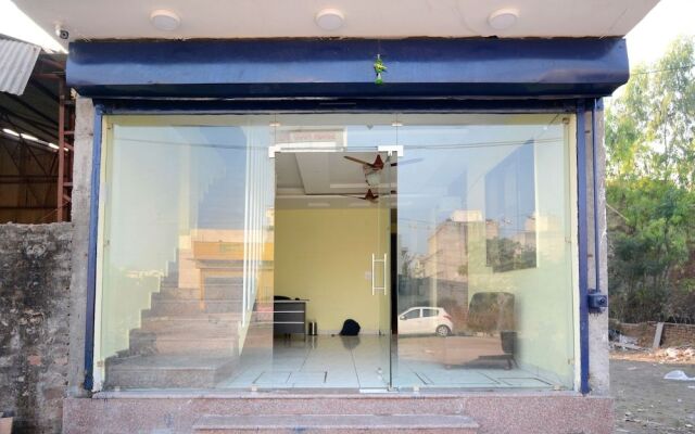 Oyo 22993 Hotel Ozas Grand