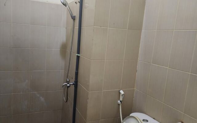 OYO Life 93979 Gubeng Homestay Syariah