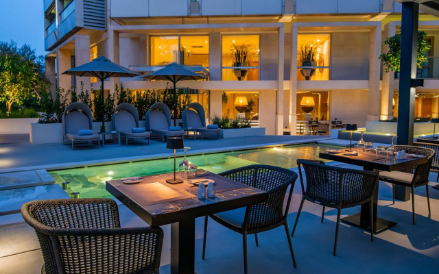 Divani Escape- Adults only