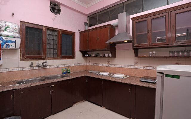 Oyo 12879 Home Cozy Stay Rajpur Road