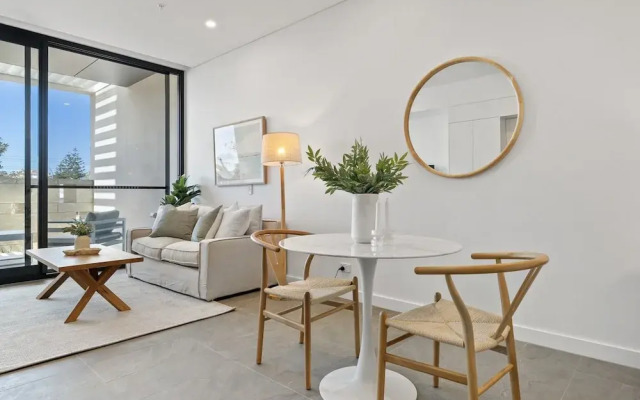 Chic Ground-floor Studio Near Local Cafes