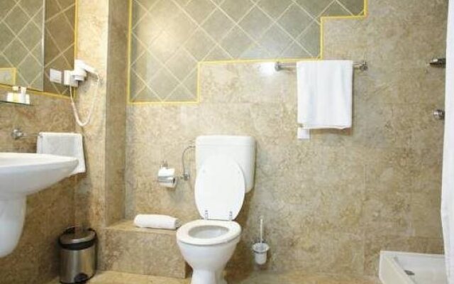 Roberto Hotel
