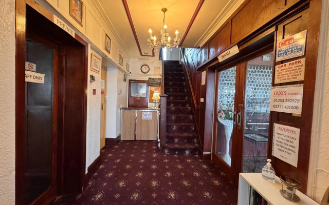 OYO Delton Hotel Blackpool Pleasure Beach