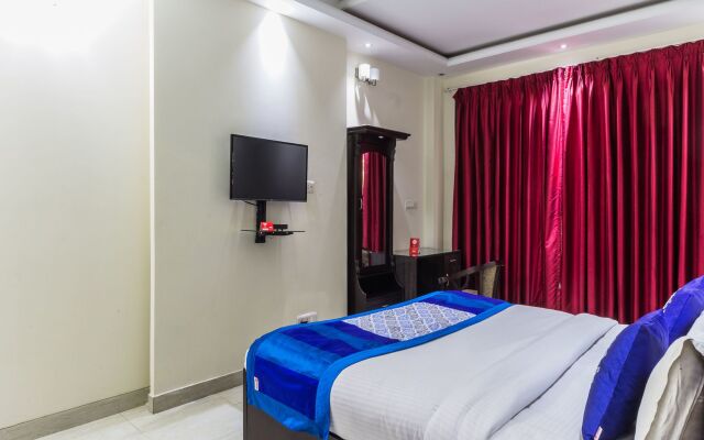 OYO 6796 Retreat Suites Inn