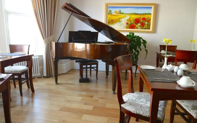 Redstone Guest House