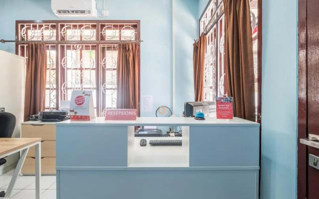 Super OYO 1568 Stasiun Ka Cirebon Guest House
