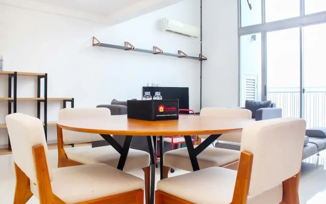 Stunning And Strategic 1Br Loft At Neo Soho Apartment