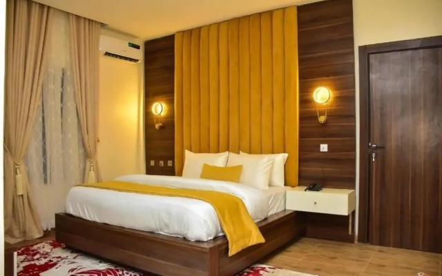 Kim Royal Hotel And Suites