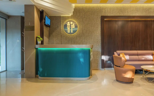 The Hosteller Mumbai, International Airport