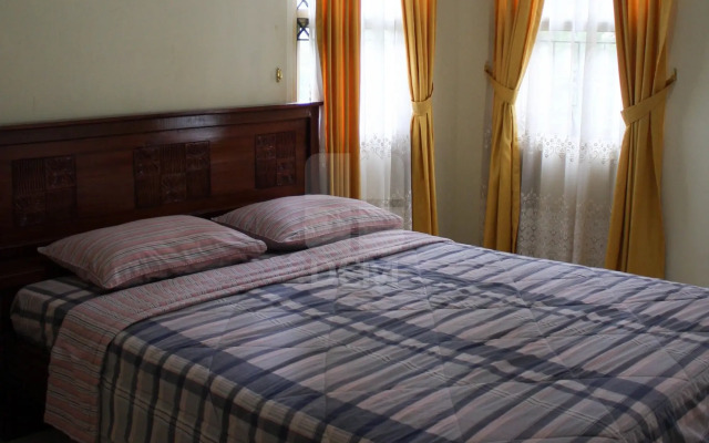 Villa Kota Bunga Allamanda