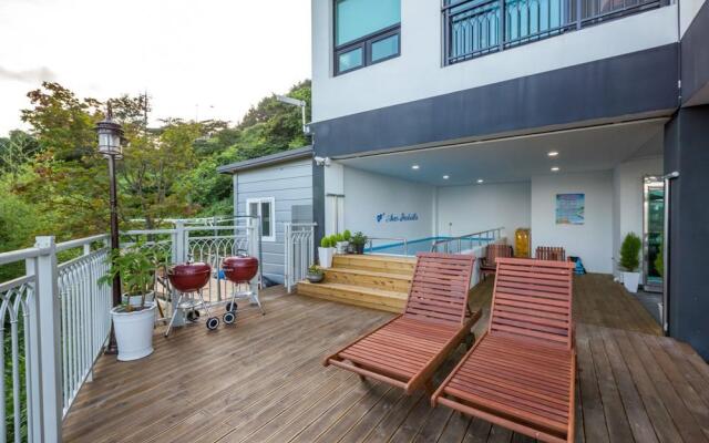 Arco Poolvilla Pension
