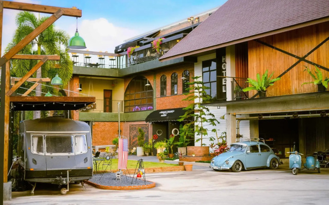 Dream factory hotel (SHA Plus+)