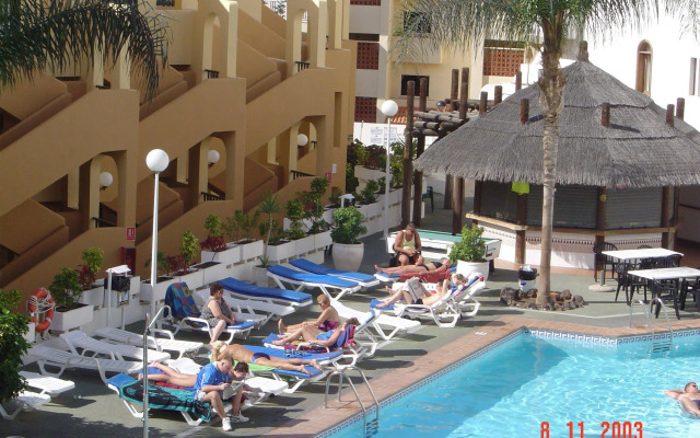 Playaolid Suites & Apartments