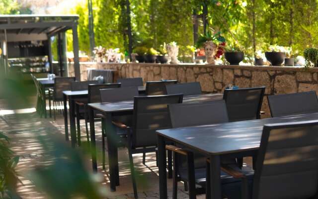 Cati Hotel Boutique Plus