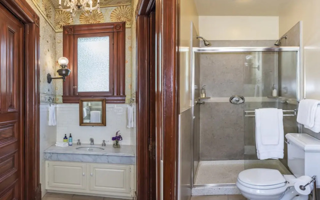 Chateau Tivoli B&B