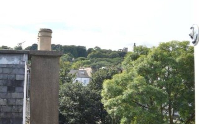 4 Bedroom Flat In Edinburgh City Centre