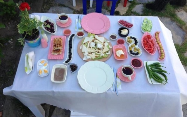 Nish Alacati Hotel