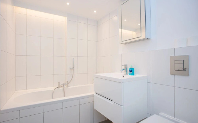 Newly Refurbished Modern 3 Bedroom Apartment in Affluent Fulham