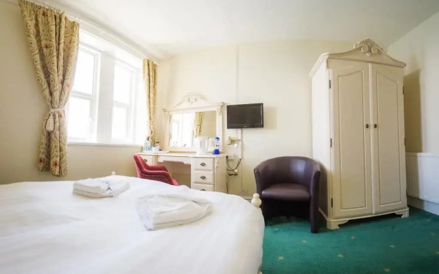 Queensbridge Hotel