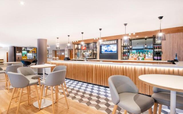 Holiday Inn London - Luton Airport by IHG