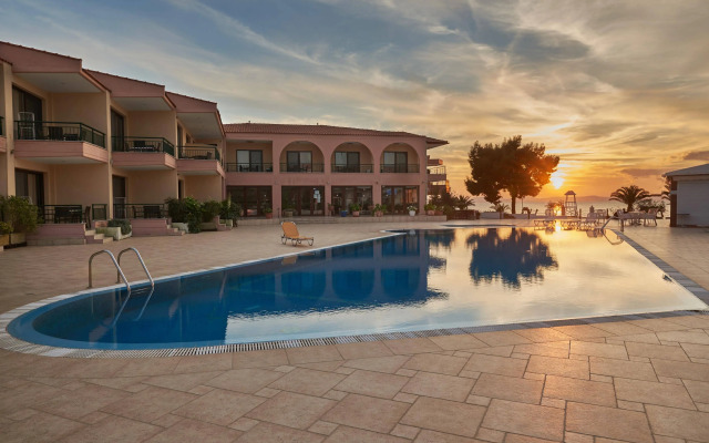 Toroni Blue Sea Hotel & Spa