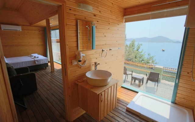 Bungalow With Pier Terrace View in Bozburun