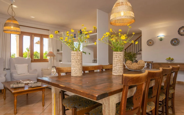Can Pilos in Inca With 3 Bedrooms and 2 Bathrooms